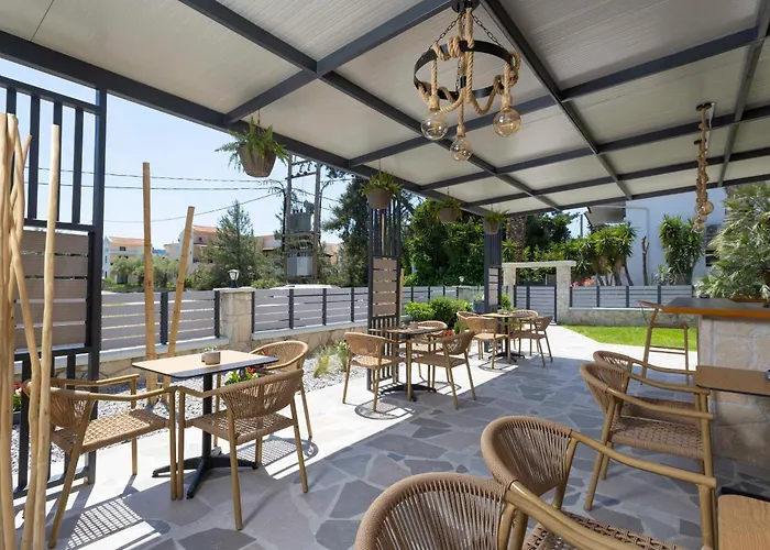 Danae Comfort Living Lägenhet *