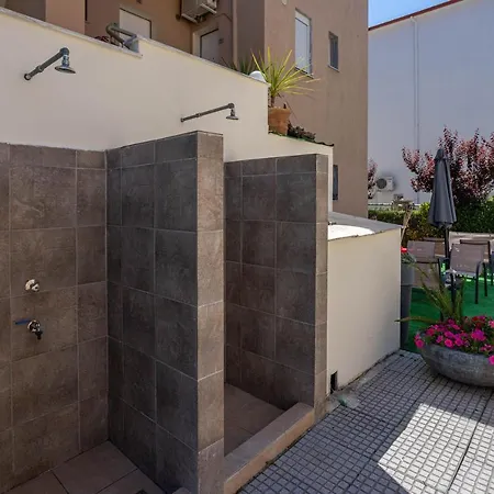 Danae Comfort Living Apartment